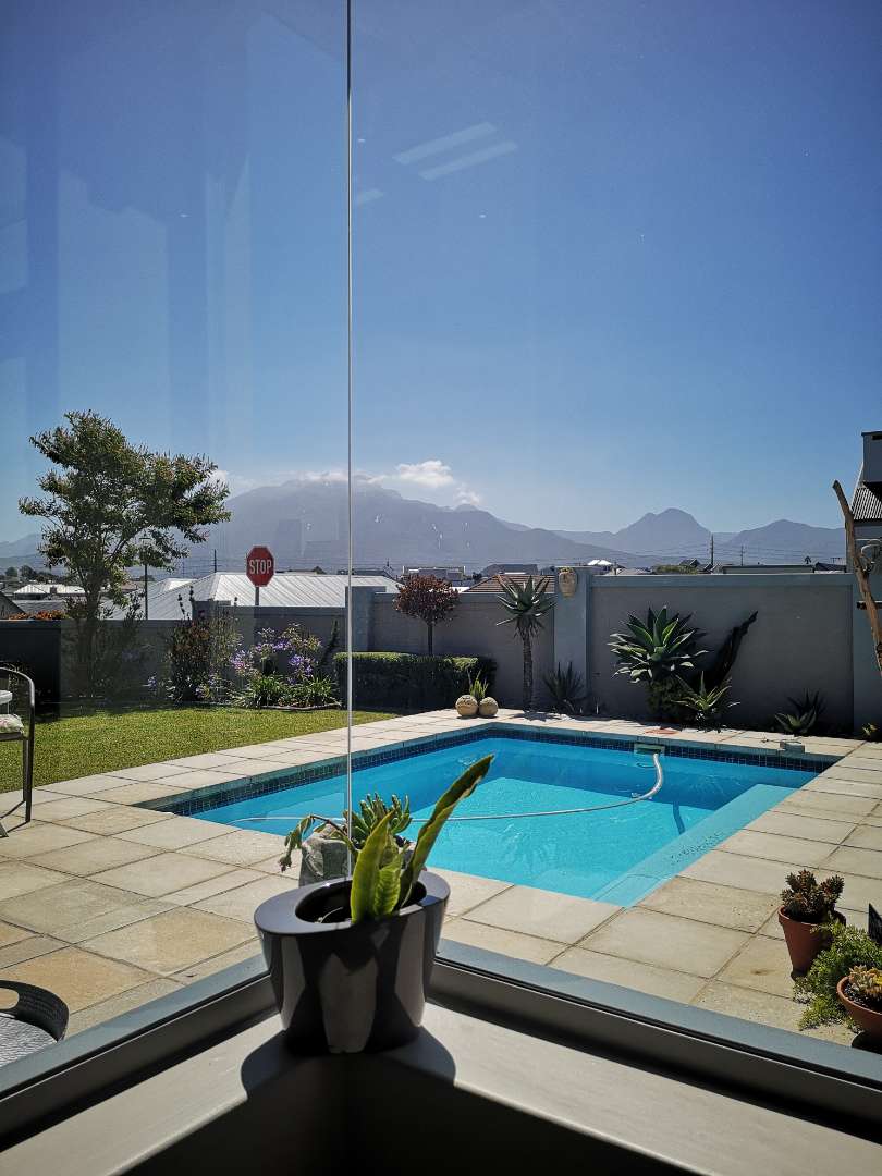 3 Bedroom Property for Sale in Blue Mountain Village Western Cape